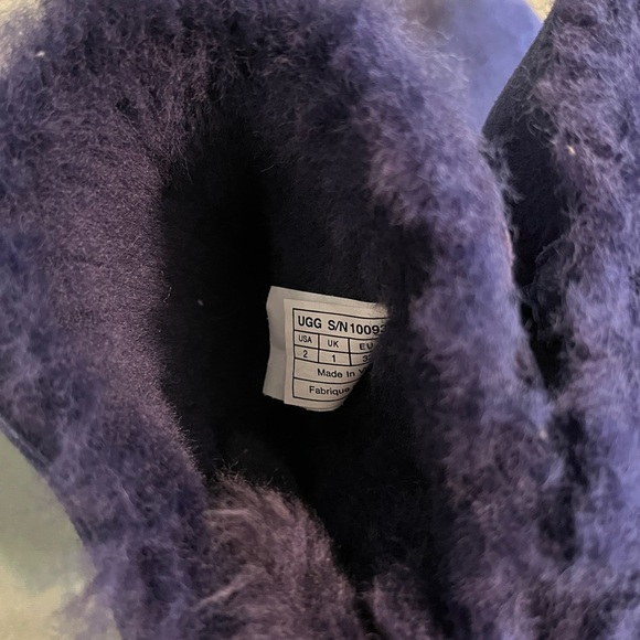 Girls Ugg Boots size 2 Youth in bluish purple color - Picture 3 of 3